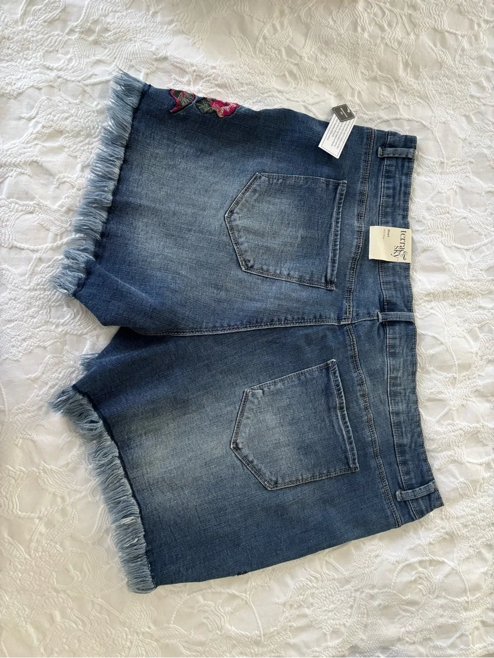 NWT Terra & Sky Boho Denim Frayed Hem Shorts with Floral Embroidery - Plus Size!